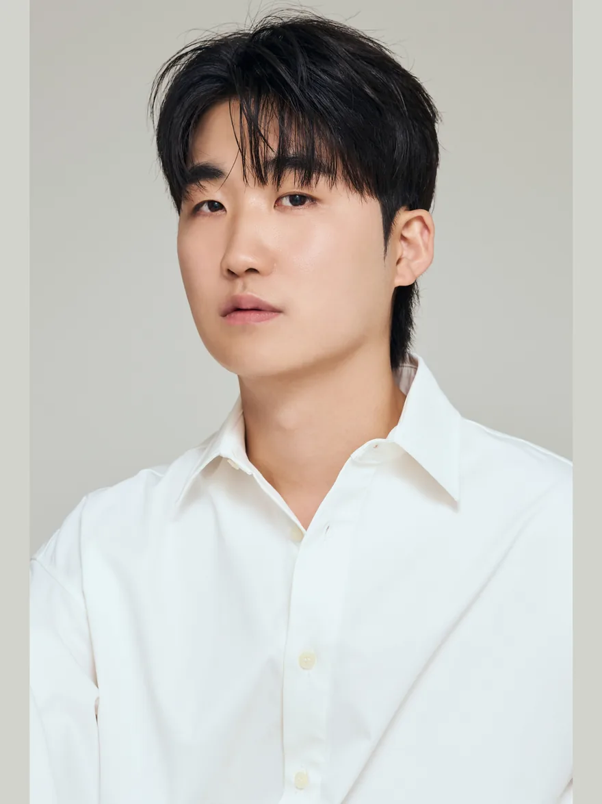 Jinhyung Senior Stylist